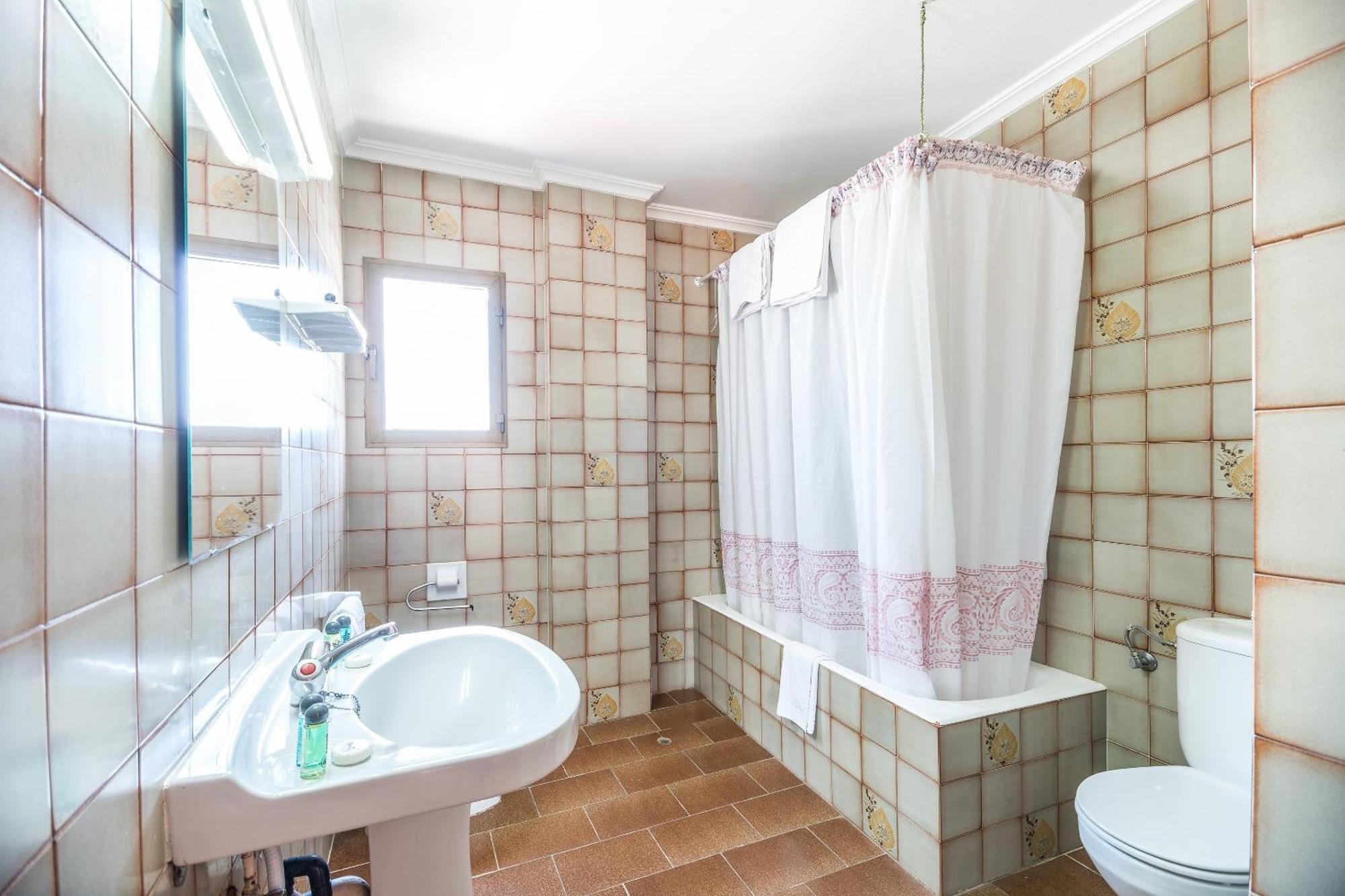 Apartamentos Orosol 2 By Typic Hotels San Antonio  Ruang foto