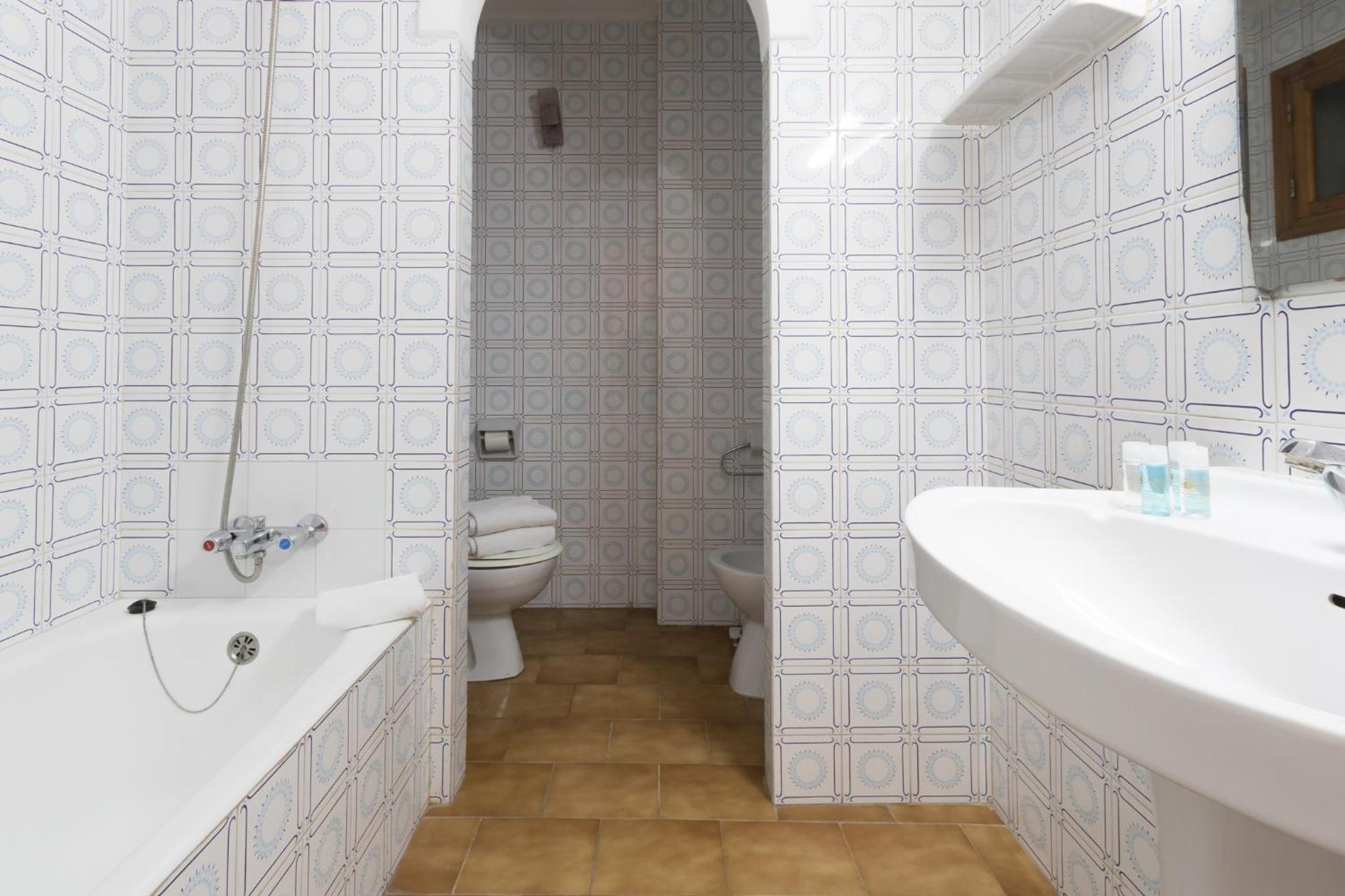 Apartamentos Orosol 2 By Typic Hotels San Antonio  Ruang foto