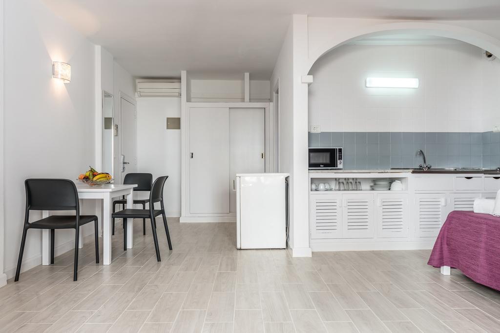 Apartamentos Orosol 2 By Typic Hotels San Antonio  Bagian luar foto