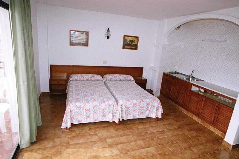 Apartamentos Orosol 2 By Typic Hotels San Antonio  Bagian luar foto