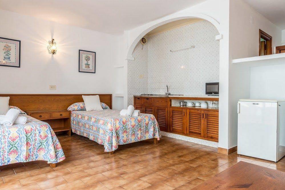 Apartamentos Orosol 2 By Typic Hotels San Antonio  Bagian luar foto