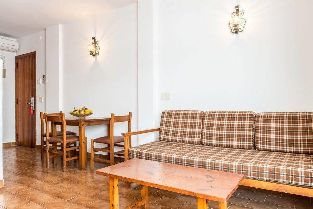 Apartamentos Orosol 2 By Typic Hotels San Antonio  Bagian luar foto