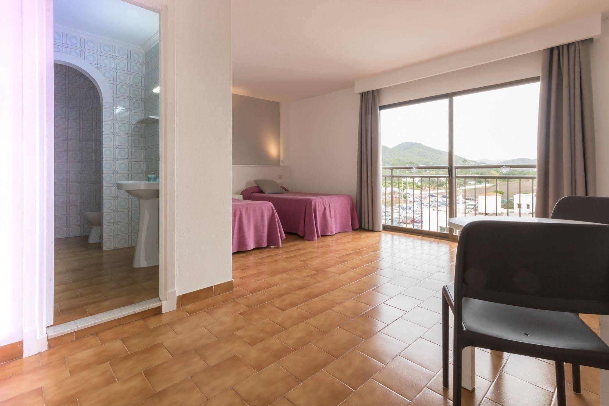 Apartamentos Orosol 2 By Typic Hotels San Antonio  Bagian luar foto