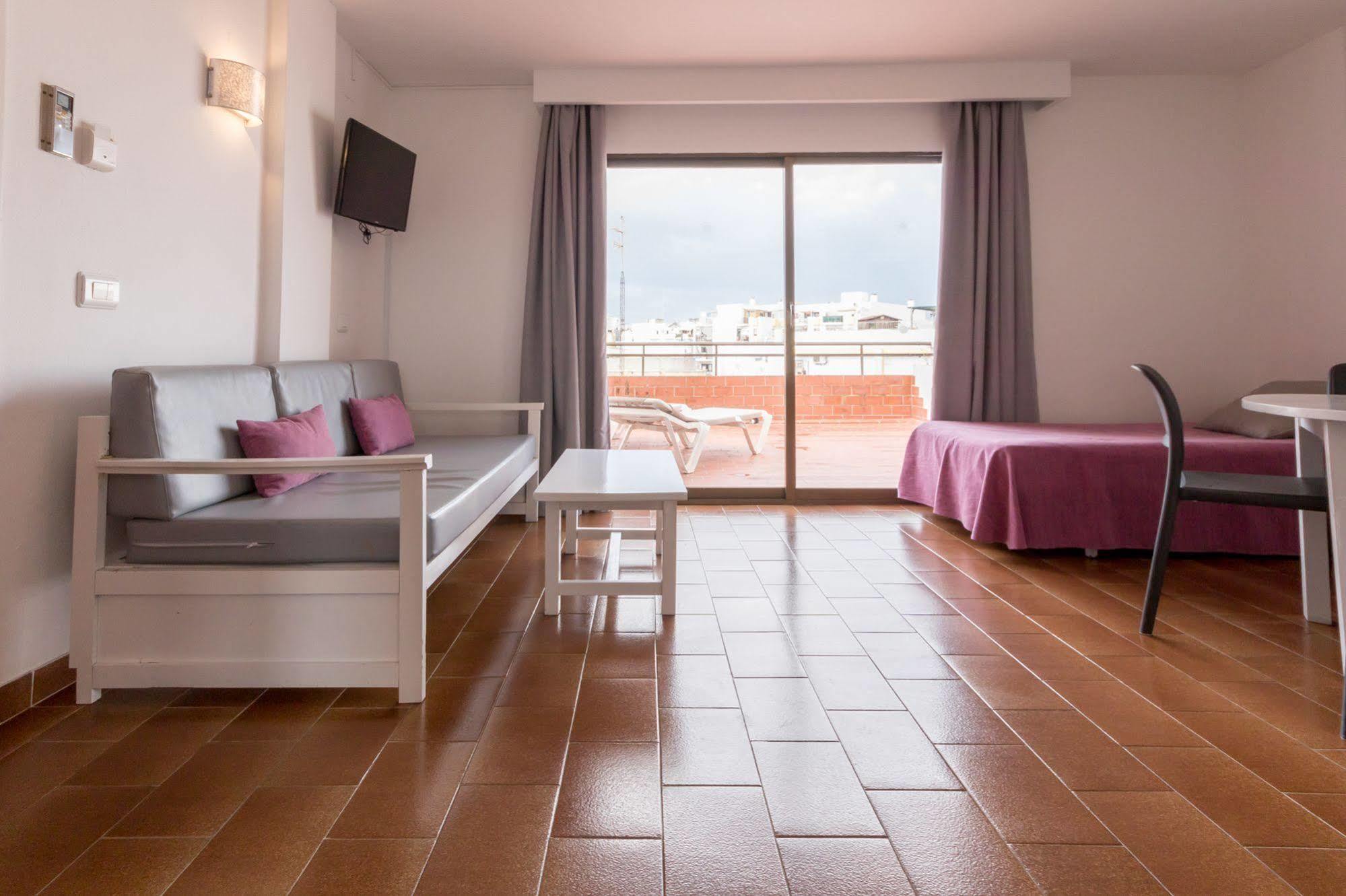 Apartamentos Orosol 2 By Typic Hotels San Antonio  Bagian luar foto