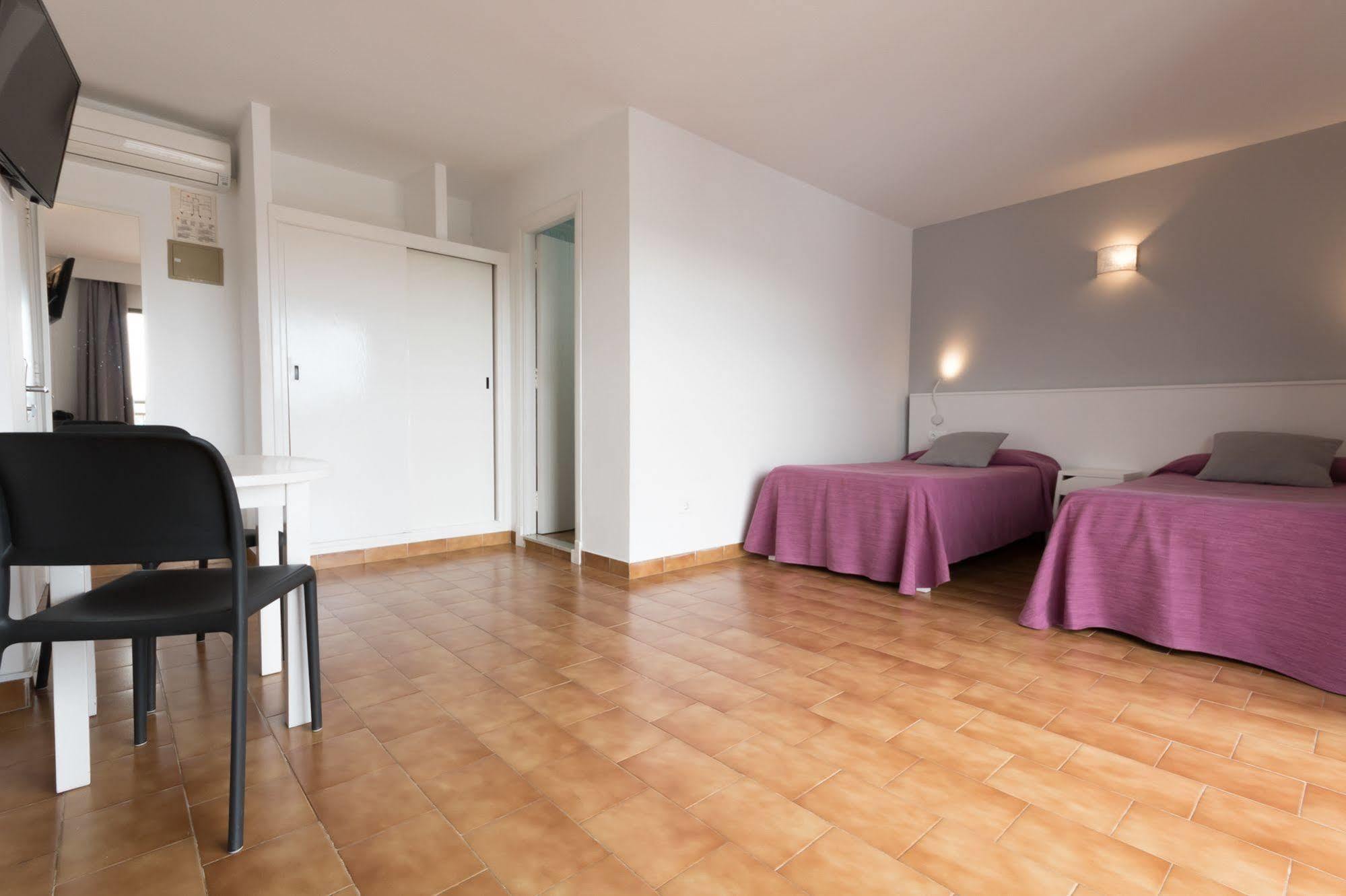 Apartamentos Orosol 2 By Typic Hotels San Antonio  Bagian luar foto