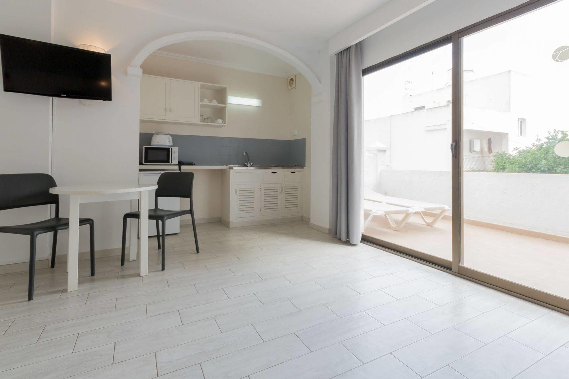 Apartamentos Orosol 2 By Typic Hotels San Antonio  Bagian luar foto