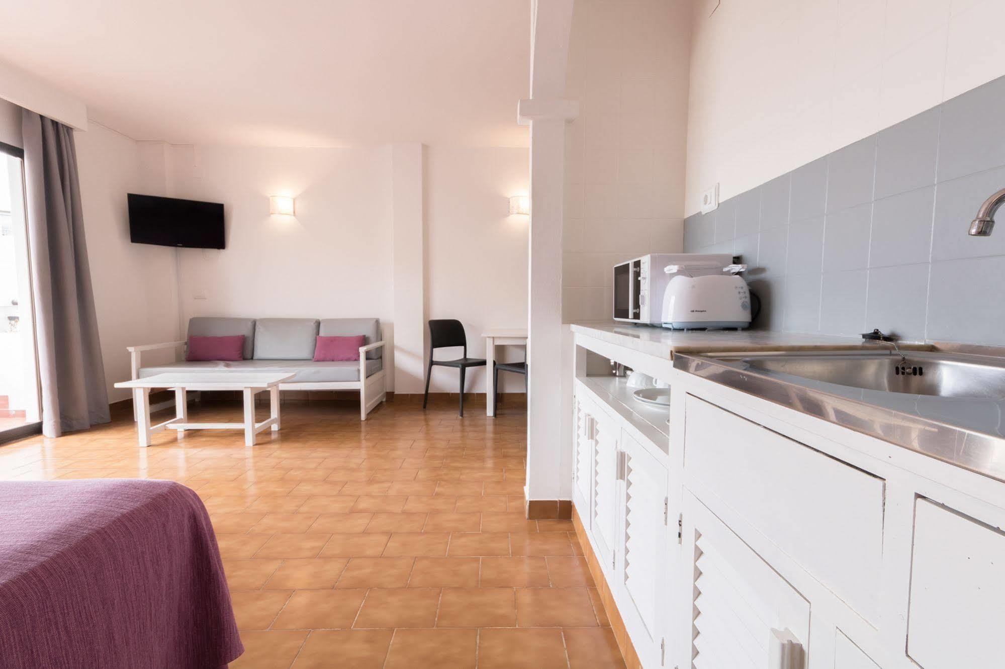 Apartamentos Orosol 2 By Typic Hotels San Antonio  Bagian luar foto