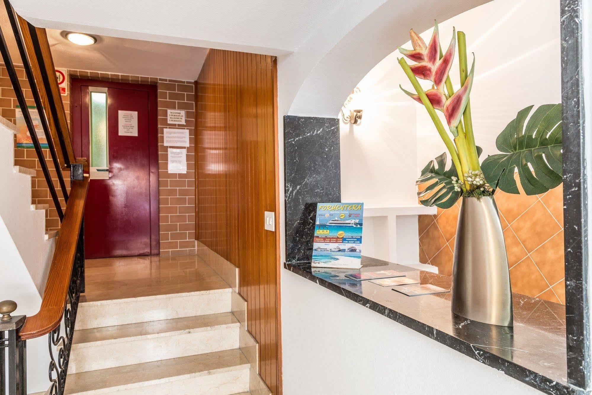 Apartamentos Orosol 2 By Typic Hotels San Antonio  Bagian luar foto